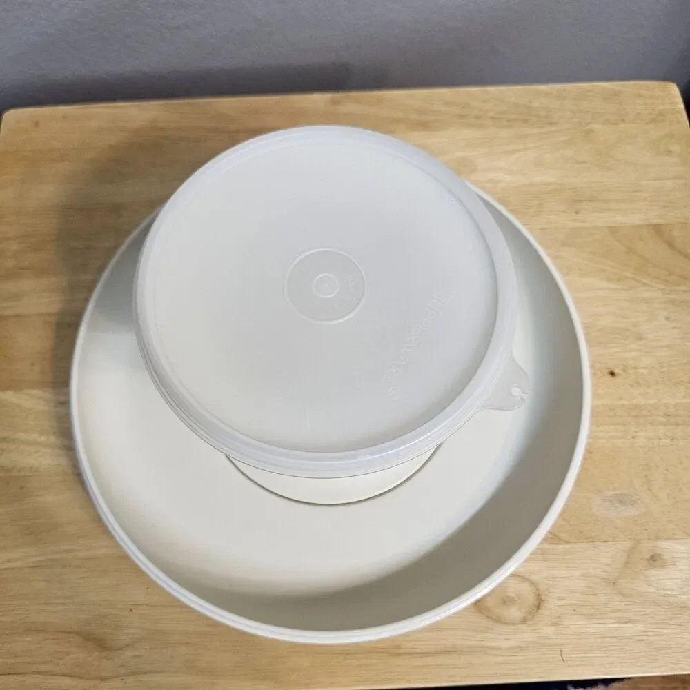 Tupperware Chip & Dip Serving Tray Bowl Set w/ Lid Almond White Vintage USA